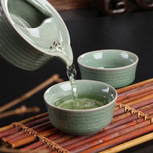 Chinese Celadon Travel Tea Set &quot;Wave&quot;