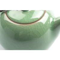Chinesische Teekanne, Seladon-Porzellan mit Craquelé-Struktur