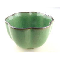 Chinese Gong Fu Cha Tea Cup &quot;Calyx&quot;, Crackled Green Celadon